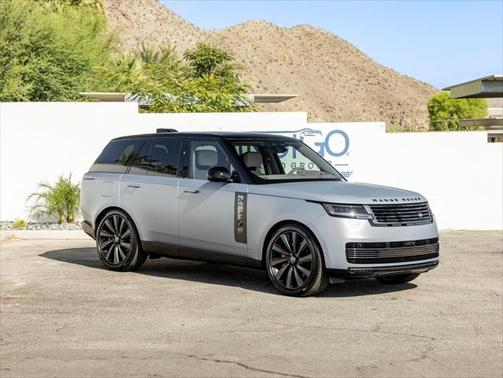 2025 Land Rover Range Rover P615 SV
