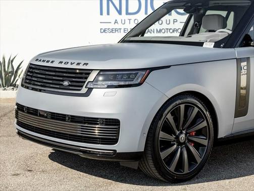 2025 Land Rover Range Rover P615 SV