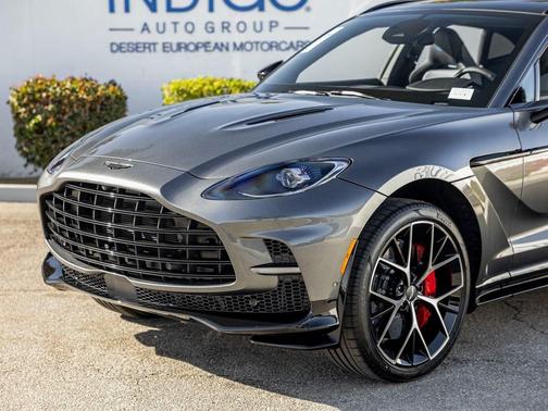 2025 Aston Martin DBX 707