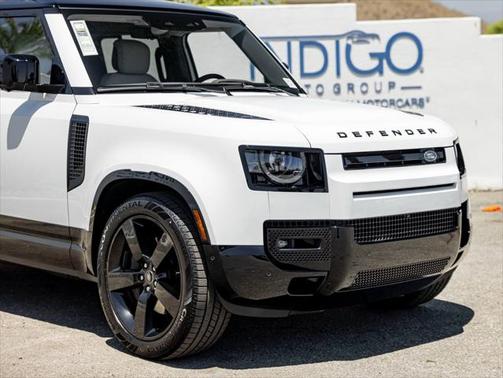 2025 Land Rover Defender 110 P500 X-Dynamic SE