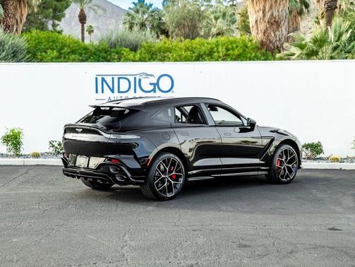 Onyx Black 2026 Aston Martin DBX S