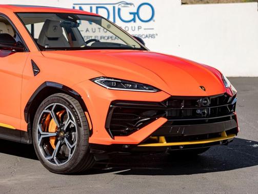 2025 Lamborghini Urus SE