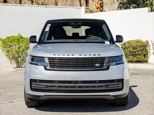 2025 Land Rover Range Rover P550e SE