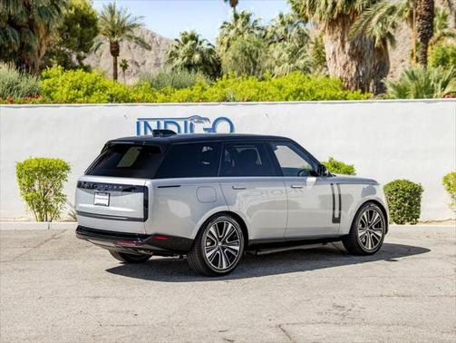 2025 Land Rover Range Rover P550e SE