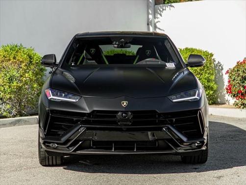 2023 Lamborghini Urus Performante