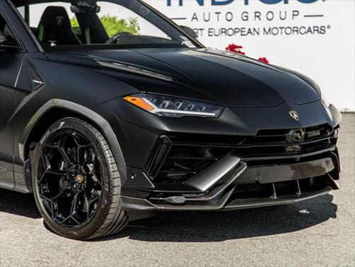 2023 Lamborghini Urus Performante