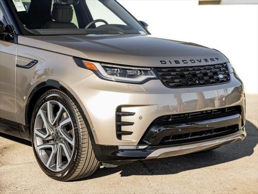 2025 Land Rover Discovery P360 Dynamic SE