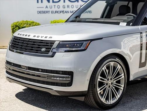 2025 Land Rover Range Rover P400 SE