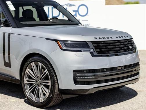 2025 Land Rover Range Rover P400 SE