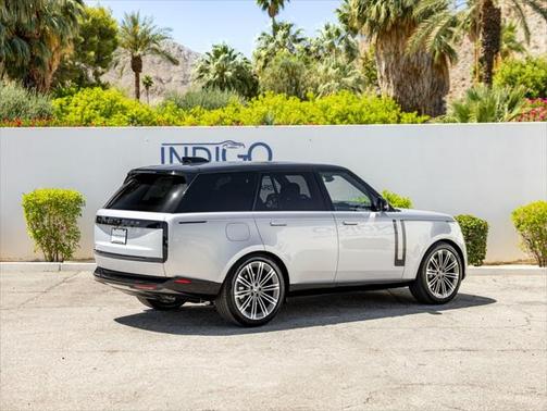 2025 Land Rover Range Rover P400 SE