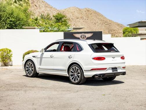 2022 Bentley Bentayga V8