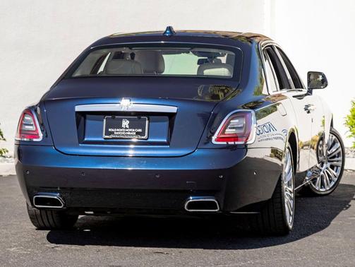 Midnight Sapphire 2022 Rolls-Royce Ghost