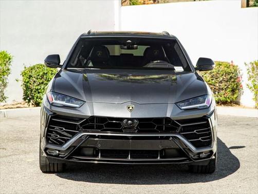 2020 Lamborghini Urus Base