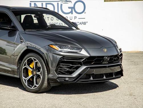 2020 Lamborghini Urus Base