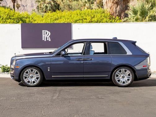 Iguazu Blue 2024 Rolls-Royce Cullinan