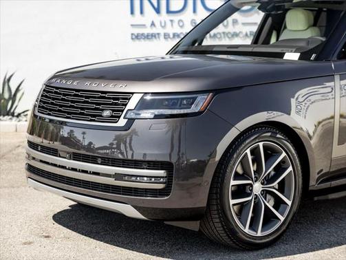 2025 Land Rover Range Rover P550e SE