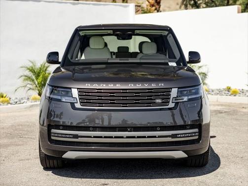 2025 Land Rover Range Rover P550e SE