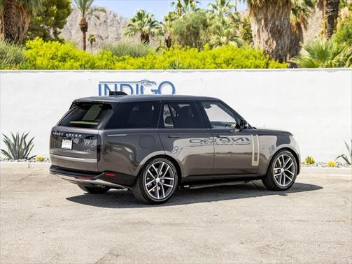 2025 Land Rover Range Rover P550e SE