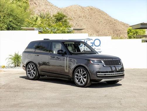 2025 Land Rover Range Rover P550e SE