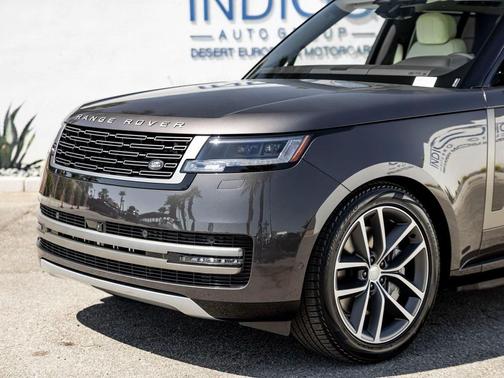 2025 Land Rover Range Rover P550e SE