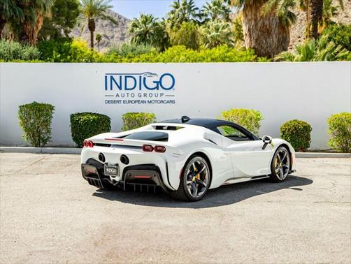 2023 Ferrari SF90 Stradale Base