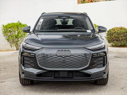 2025 Audi Q6 e-tron Premium Plus quattro