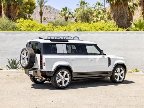 2025 Land Rover Defender 110 P400 X-Dynamic SE