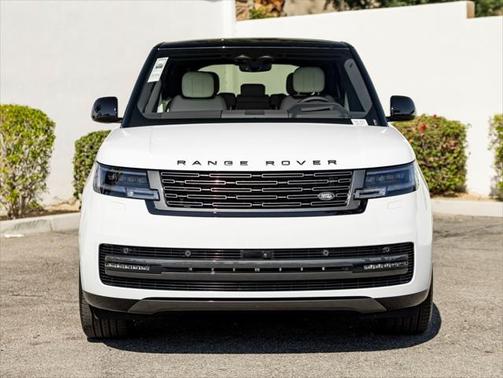 2025 Land Rover Range Rover P530 SE