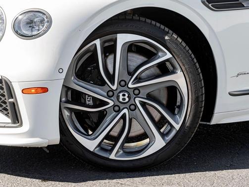 Glacier White 2025 Bentley Flying Spur Speed