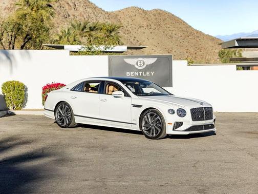 Glacier White 2025 Bentley Flying Spur Speed