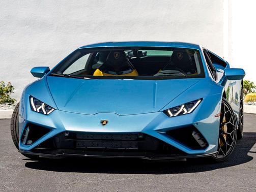 Pearl 2022 Lamborghini Huracan EVO Coupe RWD