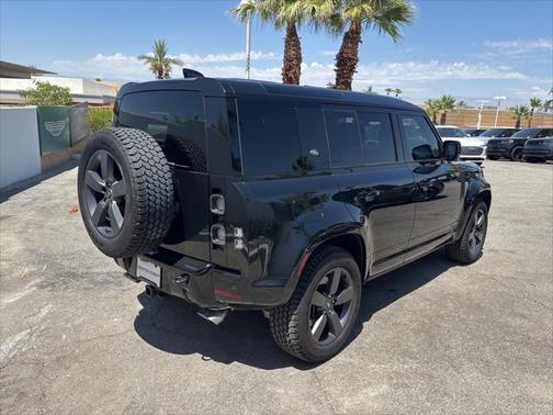 2024 Land Rover Defender 110 V8