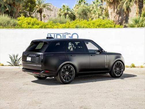 2025 Land Rover Range Rover P400 SE