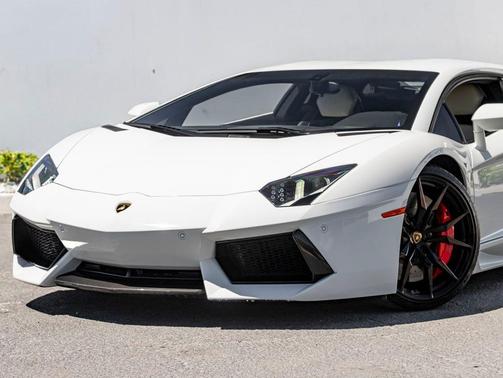 White 2014 Lamborghini Aventador LP700-4
