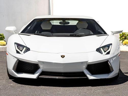 White 2014 Lamborghini Aventador LP700-4