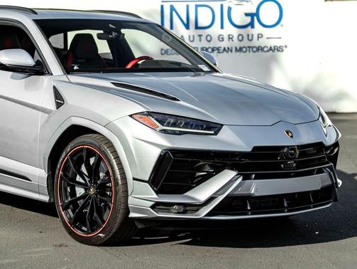 2023 Lamborghini Urus S
