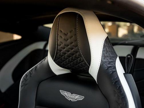 2022 Aston Martin DBS Superleggera