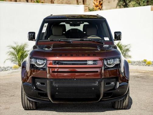 2025 Land Rover Defender 130 P400 X-Dynamic SE