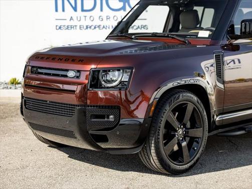 2025 Land Rover Defender 130 P400 X-Dynamic SE