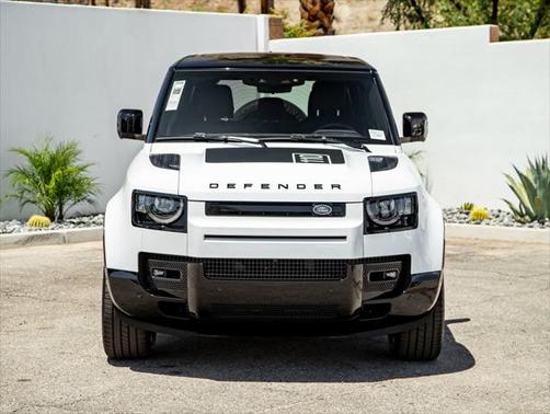 2025 Land Rover Defender 110 P500 X-Dynamic SE