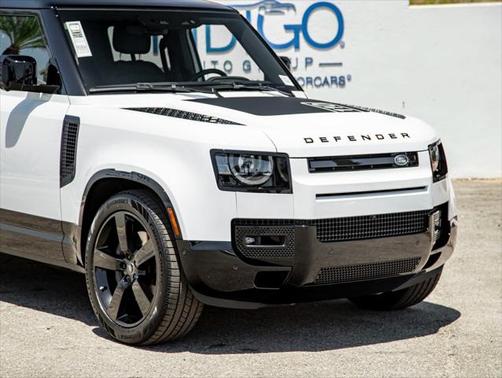 2025 Land Rover Defender 110 P500 X-Dynamic SE