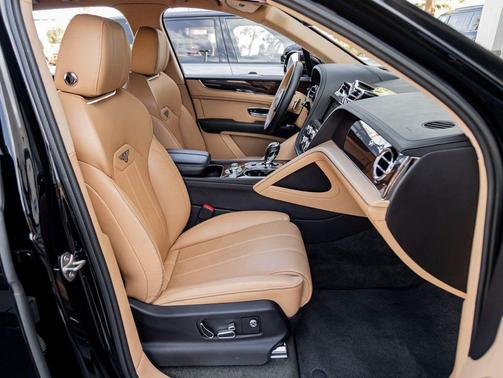 2023 Bentley Bentayga V8