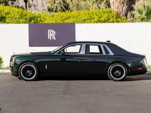 Dark Emerald 2023 Rolls-Royce Phantom