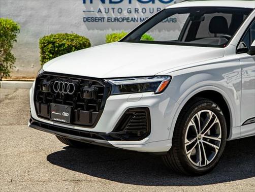 2025 Audi Q7 45 Premium Plus