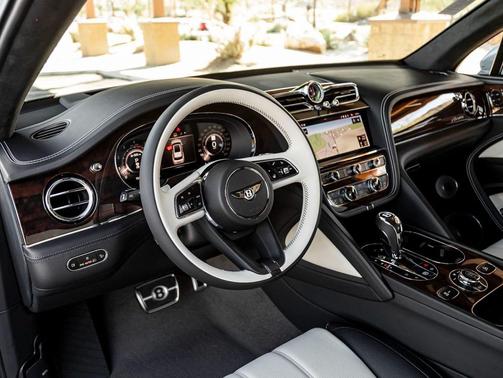 2025 Bentley Bentayga Azure