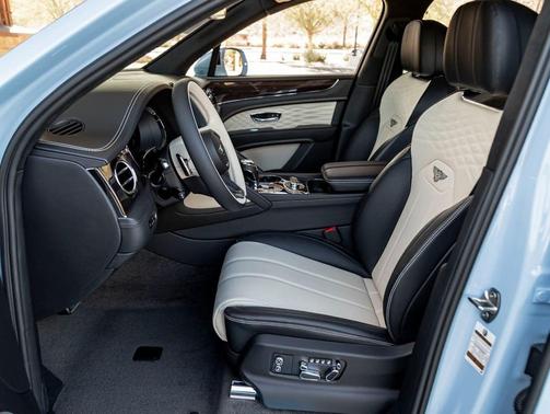2025 Bentley Bentayga Azure