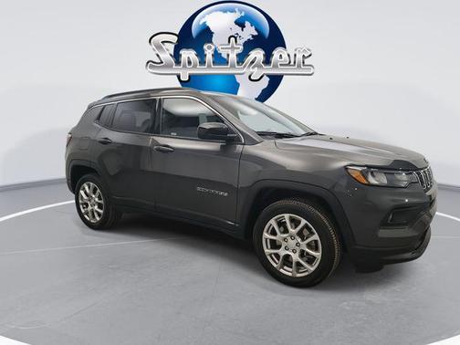 2024 Jeep Compass Latitude Lux