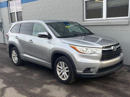 2015 Toyota Highlander LE