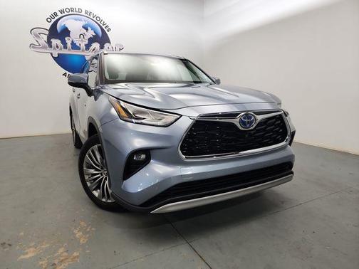 2021 Toyota Highlander Hybrid Platinum