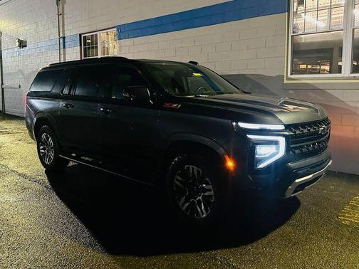 2025 Chevrolet Suburban 4WD Z71